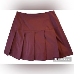 NWOT Le Lis Pleated Skirt
